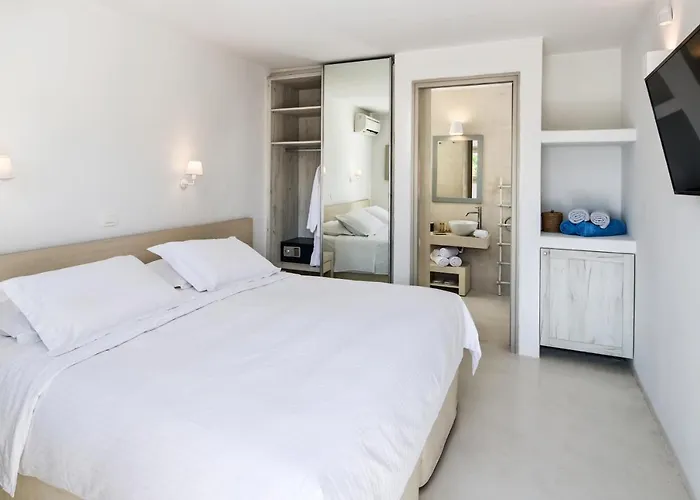 Adrali Villa Kamari (Santorini)