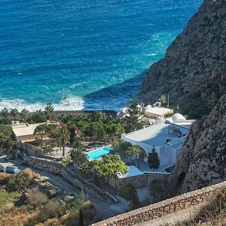Adrali Kamari (Santorini)